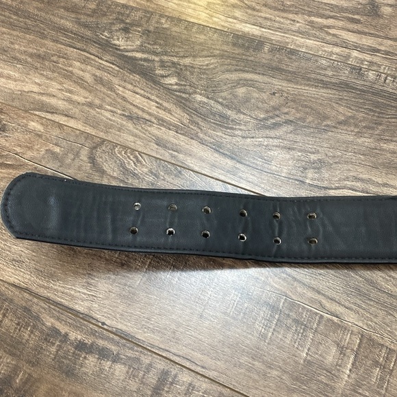 Bond & Co. Studded leather collar for big dogs xxl Gray with silver buckle - Picture 5 of 7